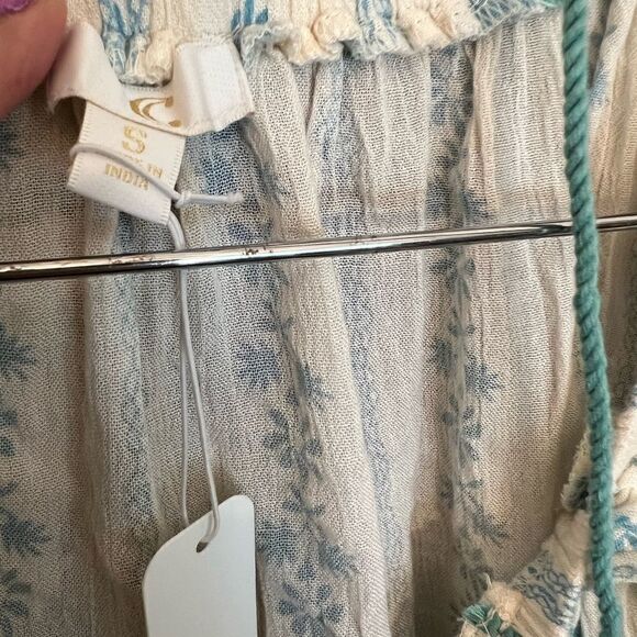 NWT sweet Boho women’s Blouse. Size Small. - Picture 8 of 14